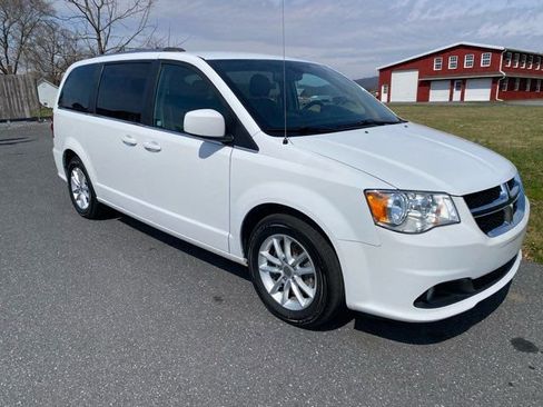 Used 2019 Dodge Grand Caravan SXT image 6