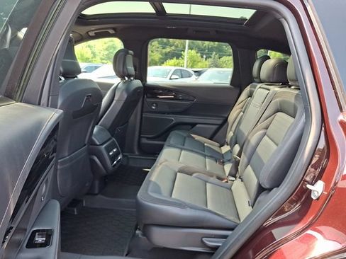 Used 2025 Lincoln Nautilus Reserve w/ Jet Appearance Package AWD/4WD image 10