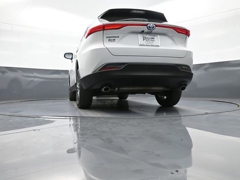 Certified 2024 Toyota Venza LE image 30