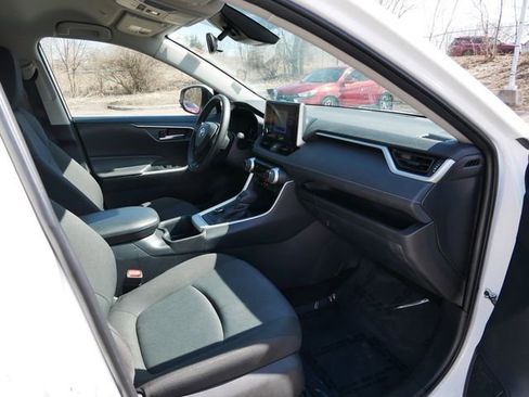 Used 2025 Toyota RAV4 XLE image 8