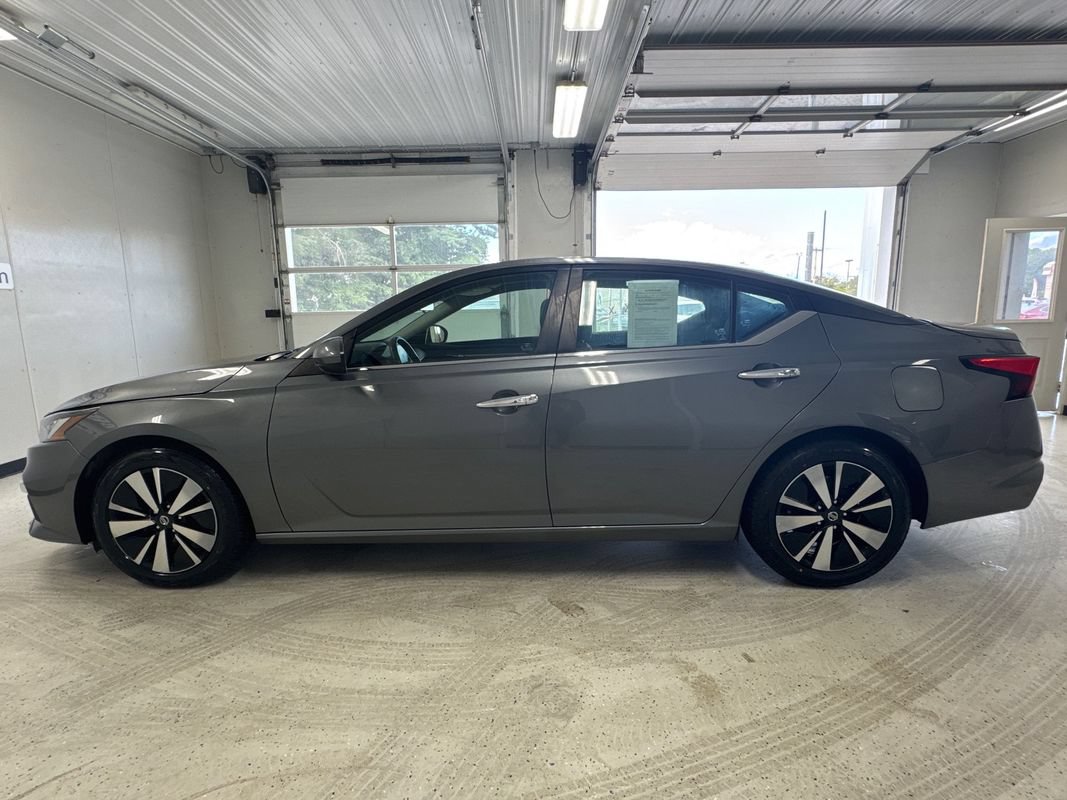 Used 2021 Nissan Altima 2.5 SV FWD image 3
