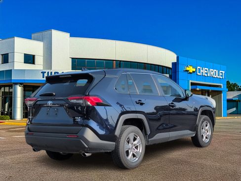 Used 2024 Toyota RAV4 XLE AWD/4WD image 7