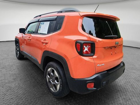 Used 2016 Jeep Renegade Latitude AWD/4WD image 6