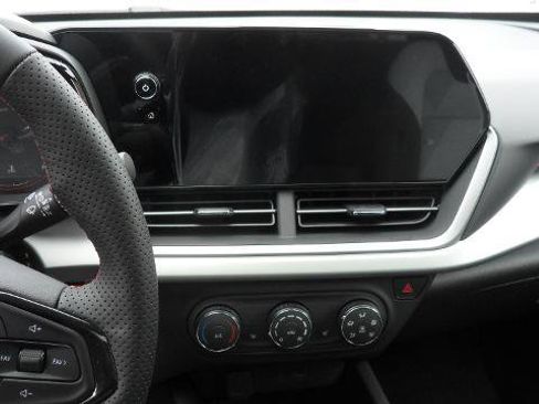 New 2026 Chevrolet Trax RS w/ Sunroof Package FWD image 18