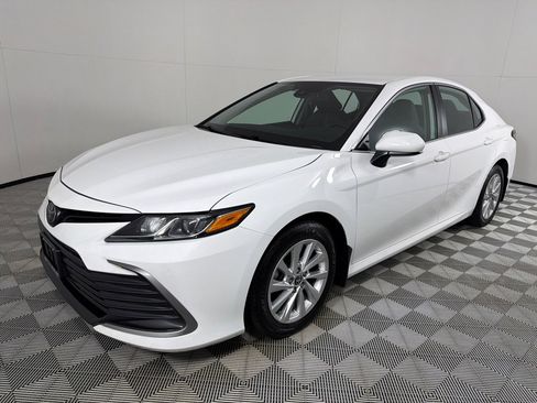 Used 2023 Toyota Camry LE AWD/4WD image 9