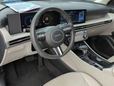 Used 2025 Hyundai Tucson SEL FWD image 10