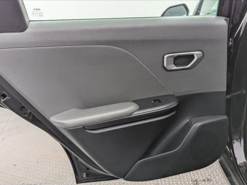 Used 2025 Kia K4 FWD image 16