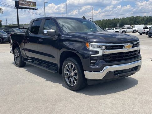 Used 2023 Chevrolet Silverado 1500 LT AWD/4WD image 5