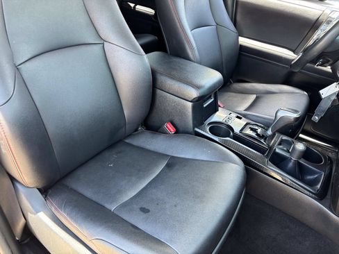 Used 2018 Toyota 4Runner TRD Off-Road Premium AWD/4WD image 8