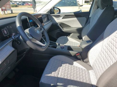 Certified 2025 Volkswagen Tiguan S image 17