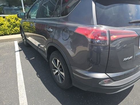 Used 2018 Toyota RAV4 XLE FWD image 9