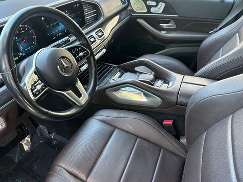 Used 2022 Mercedes-Benz GLS 450 4MATIC image 4