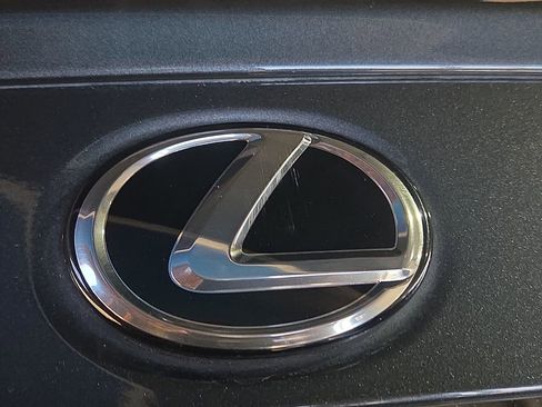 Used 2024 Lexus ES 300h Ultra Luxury w/ Accessory Package (Z2) FWD image 12