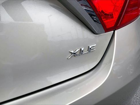 Used 2017 Toyota Camry XLE FWD image 10