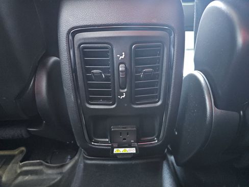 Used 2019 Jeep Grand Cherokee Altitude AWD/4WD image 24