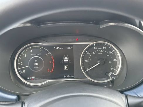 Used 2025 Nissan Versa SV w/ Trunk Package FWD image 22