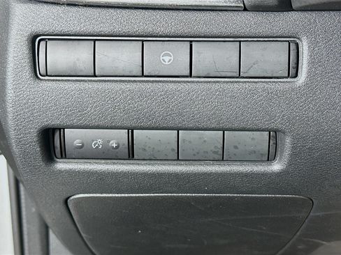 Used 2023 Nissan Rogue SV AWD/4WD image 17