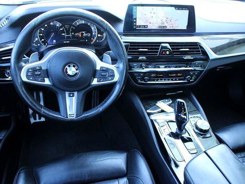 Used 2018 BMW M550i xDrive M550i xDrive image 16