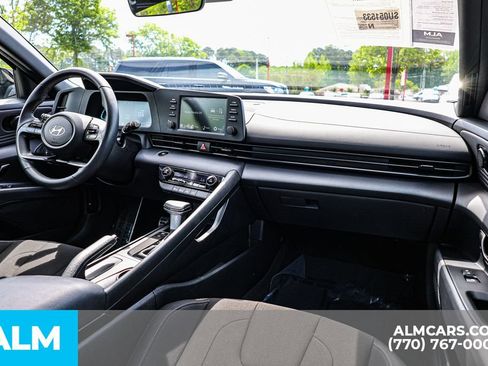 Used 2025 Hyundai Elantra Sport FWD image 29