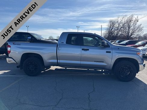 Used 2017 Toyota Tundra SR5 image 2