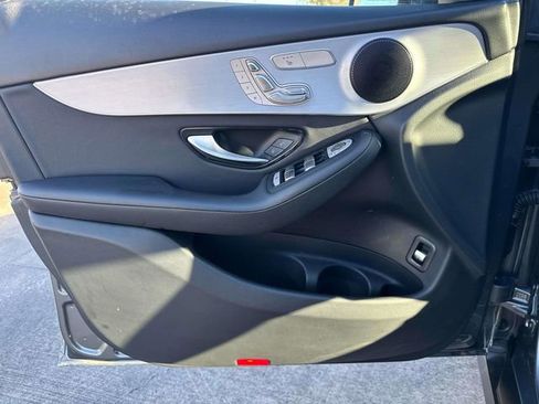Used 2021 Mercedes-Benz GLC 300 image 26