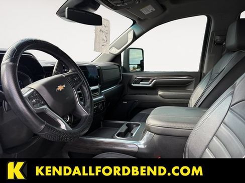 Used 2024 Chevrolet Silverado 3500 LTZ w/ LTZ Convenience Package AWD/4WD image 10