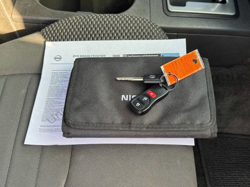 Used 2018 Nissan Frontier PRO-4X image 38