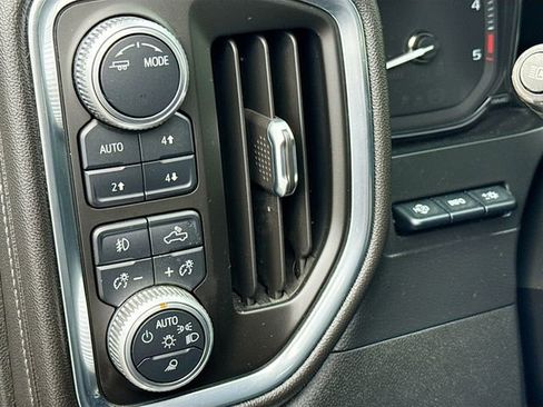 Used 2020 GMC Sierra 3500 Denali w/ Denali Ultimate Package image 11