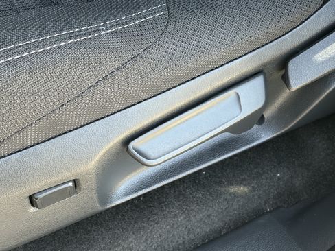 Certified 2025 Toyota 4Runner SR5 AWD/4WD image 29