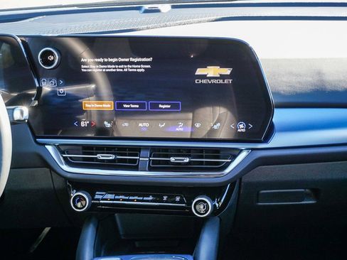 New 2026 Chevrolet Equinox EV LT image 13