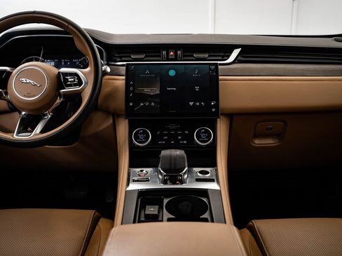 Used 2023 Jaguar F-PACE S image 34