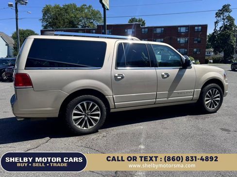 Used 2017 Lincoln Navigator L Select image 5