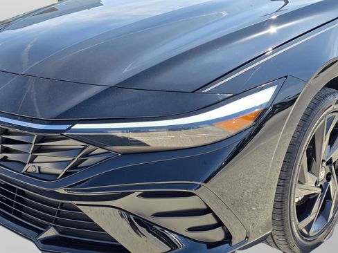 New 2026 Hyundai Elantra SEL Sport Premium FWD image 17