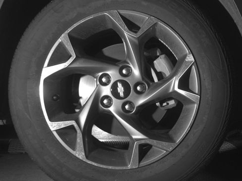 Used 2025 Chevrolet Trax LT FWD image 13