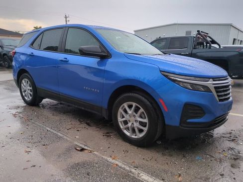 Used 2024 Chevrolet Equinox LS FWD image 2