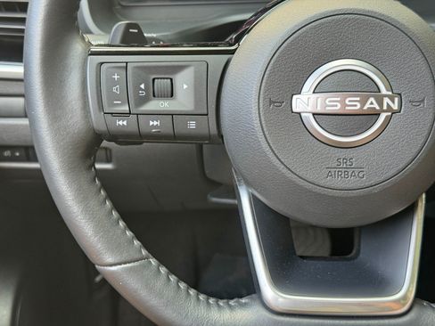 Used 2024 Nissan Rogue SL AWD/4WD image 19