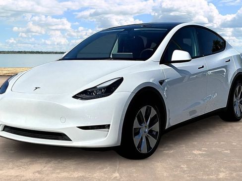 Used 2023 Tesla Model Y Long Range AWD/4WD image 1