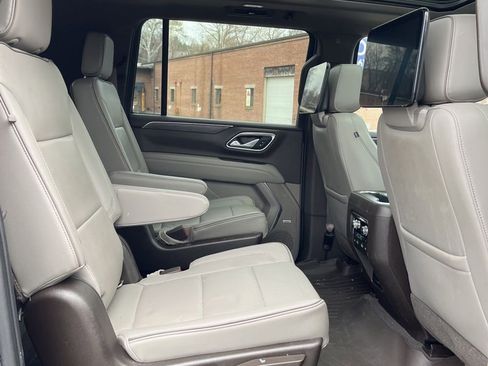 Used 2021 GMC Yukon XL SLT w/ SLT Premium Package AWD/4WD image 13