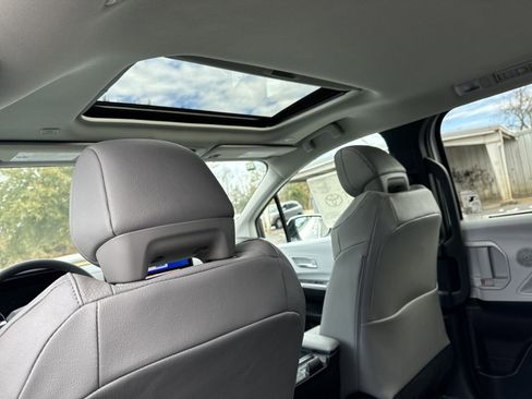 New 2025 Toyota Sienna XLE image 27