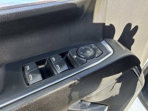 Used 2024 Chevrolet Silverado 2500 LT w/ Convenience Package image 10