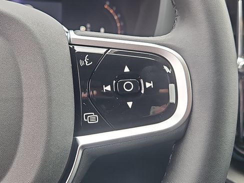 New 2026 Volvo XC60 B5 Ultra w/ Protection Package Premier image 17