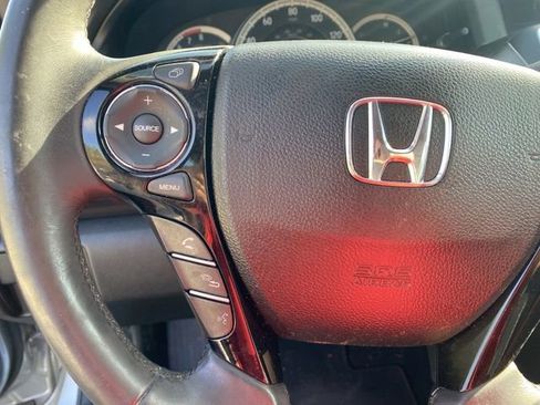 Used 2017 Honda Accord EX-L image 18