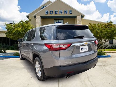 Used 2021 Chevrolet Traverse LS FWD image 3