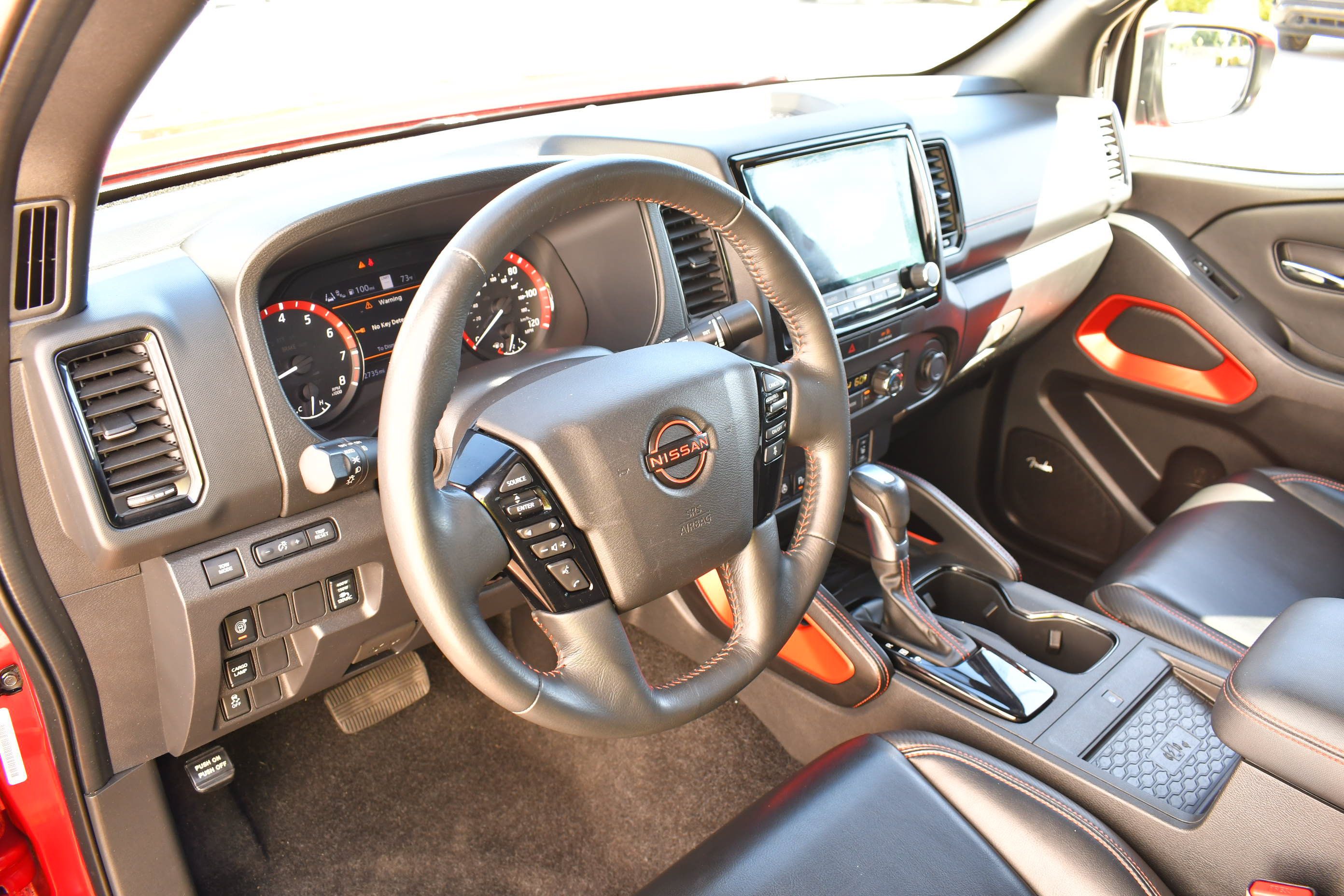 Used 2023 Nissan Frontier Pro-X w/ Pro-X Premium Package RWD image 12