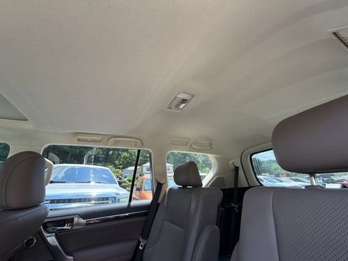 Used 2022 Lexus GX 460 Luxury w/ Sport Design Package AWD/4WD image 39