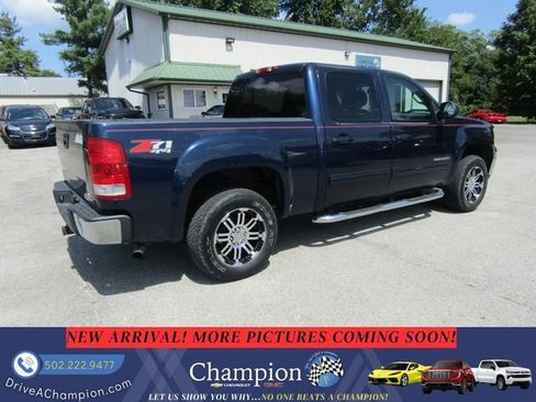Used 2010 GMC Sierra 1500 SLT w/ SLT Convenience Package AWD/4WD image 4