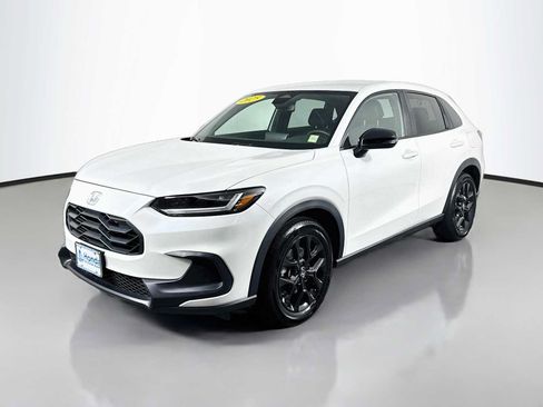 Used 2025 Honda HR-V Sport image 3