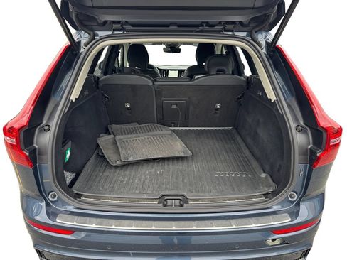 Used 2025 Volvo XC60 B5 Plus w/ Protection Package Premier AWD/4WD image 5