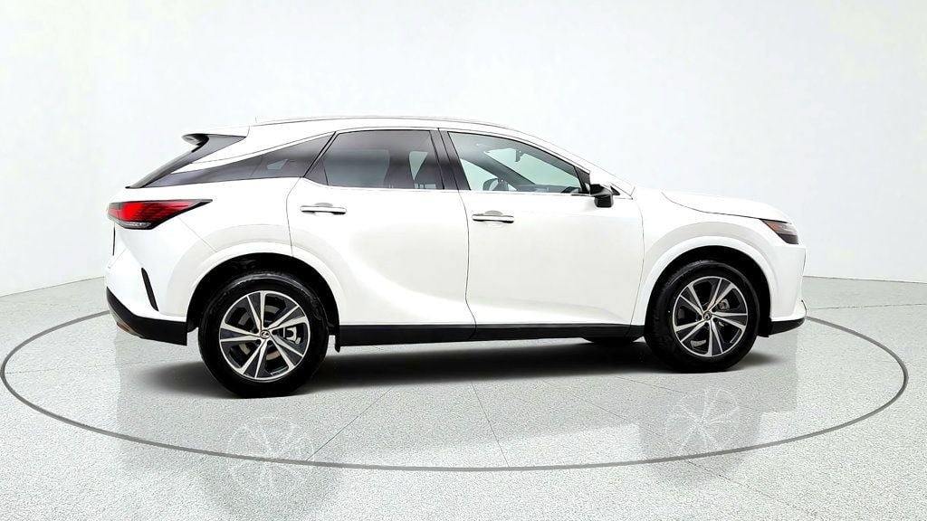 Used 2024 Lexus RX 350 Premium w/ Accessory Package (Z1) FWD image 4