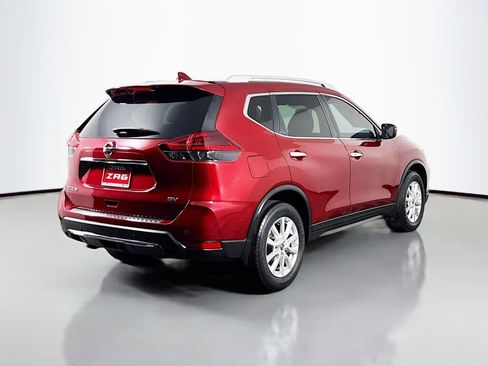 Used 2020 Nissan Rogue SV image 5